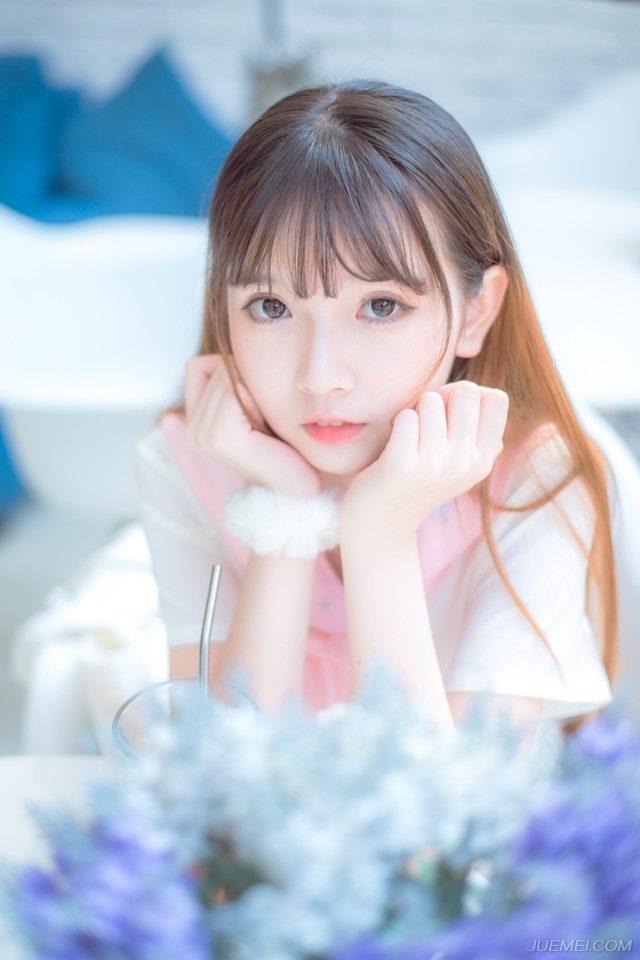 让珊瑚远离惊涛骇浪的侵蚀吗?那无异是将它们的美丽葬送。